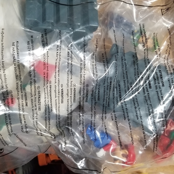 Mario & Luigi Starting Line Building Set - Picture 4 of 7